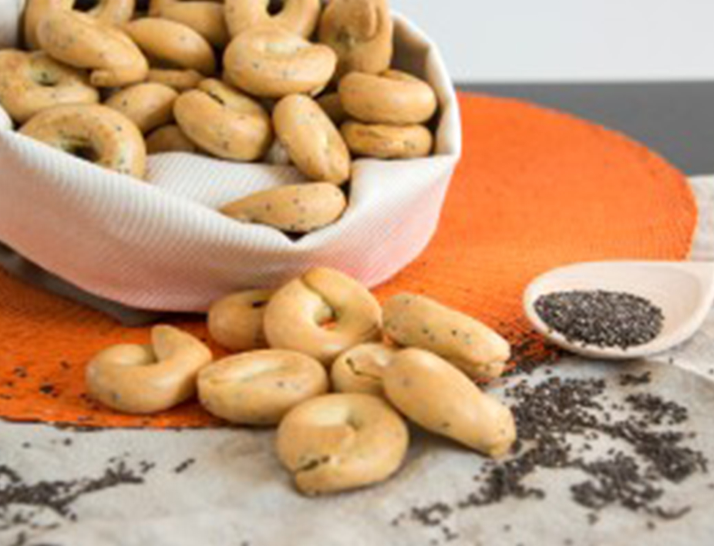 Taralli ai semi di chia senza glutine Taralli ai semi di chia gluten free